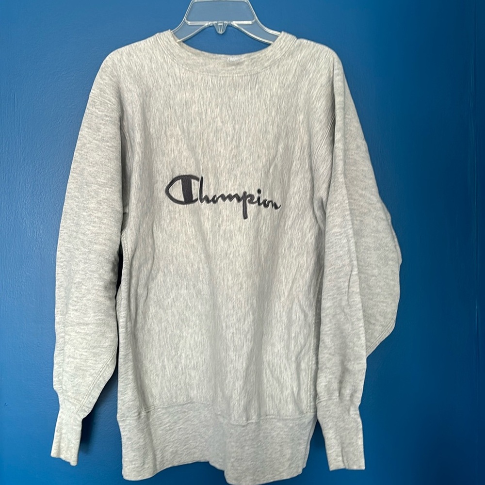 Champion reverse weave sweatshirt size large light grey in color